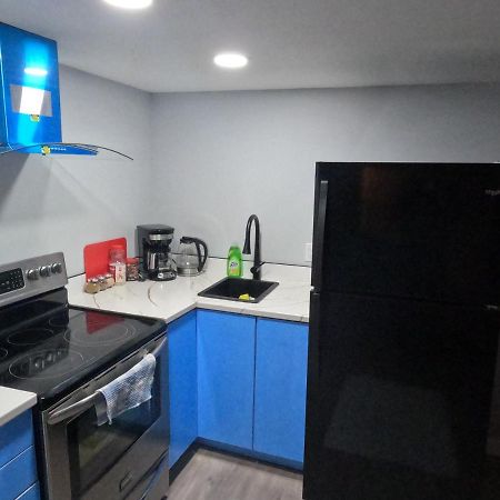 Gorgeous Basement Apartment Calgary Ngoại thất bức ảnh