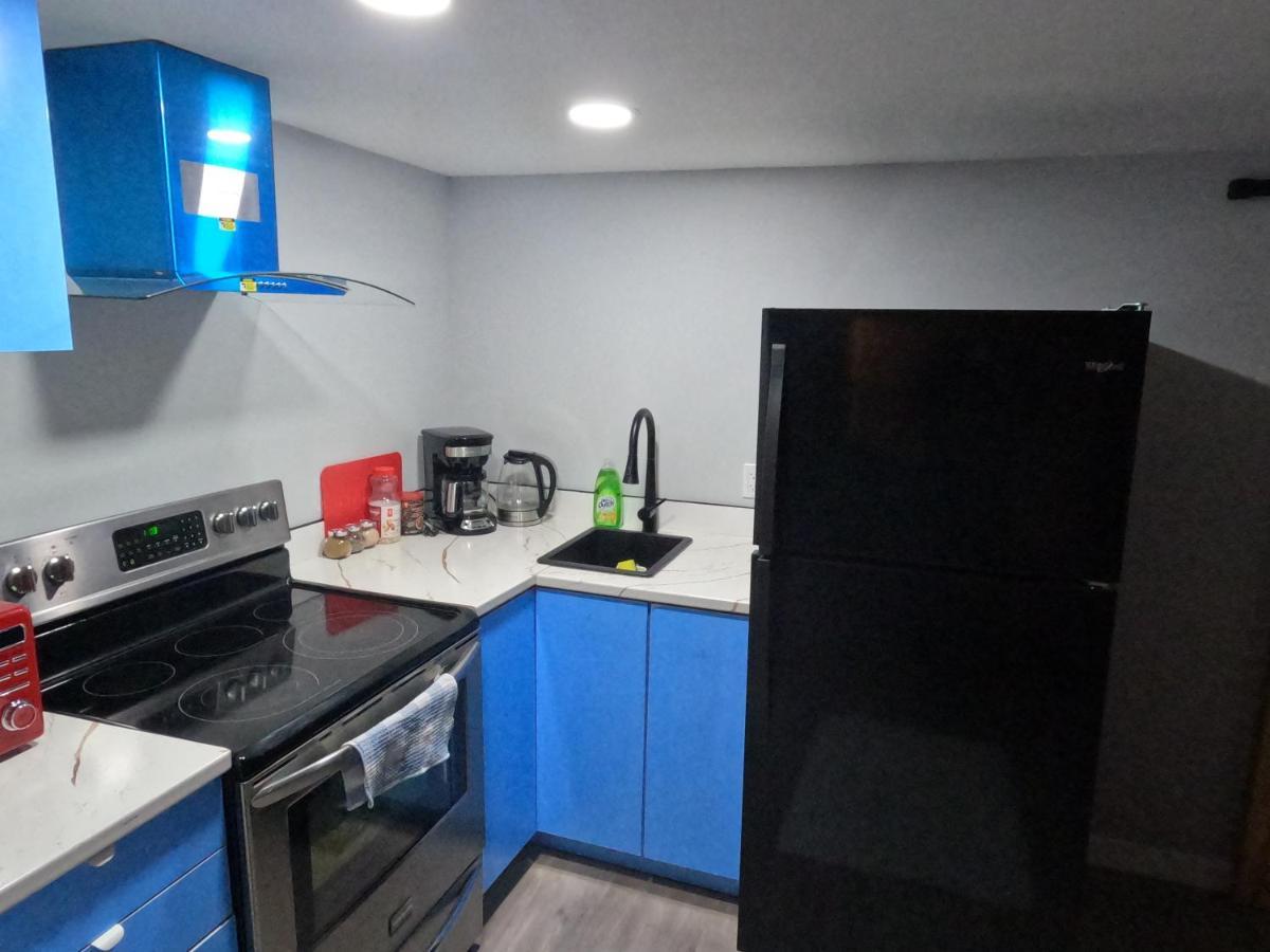 Gorgeous Basement Apartment Calgary Ngoại thất bức ảnh