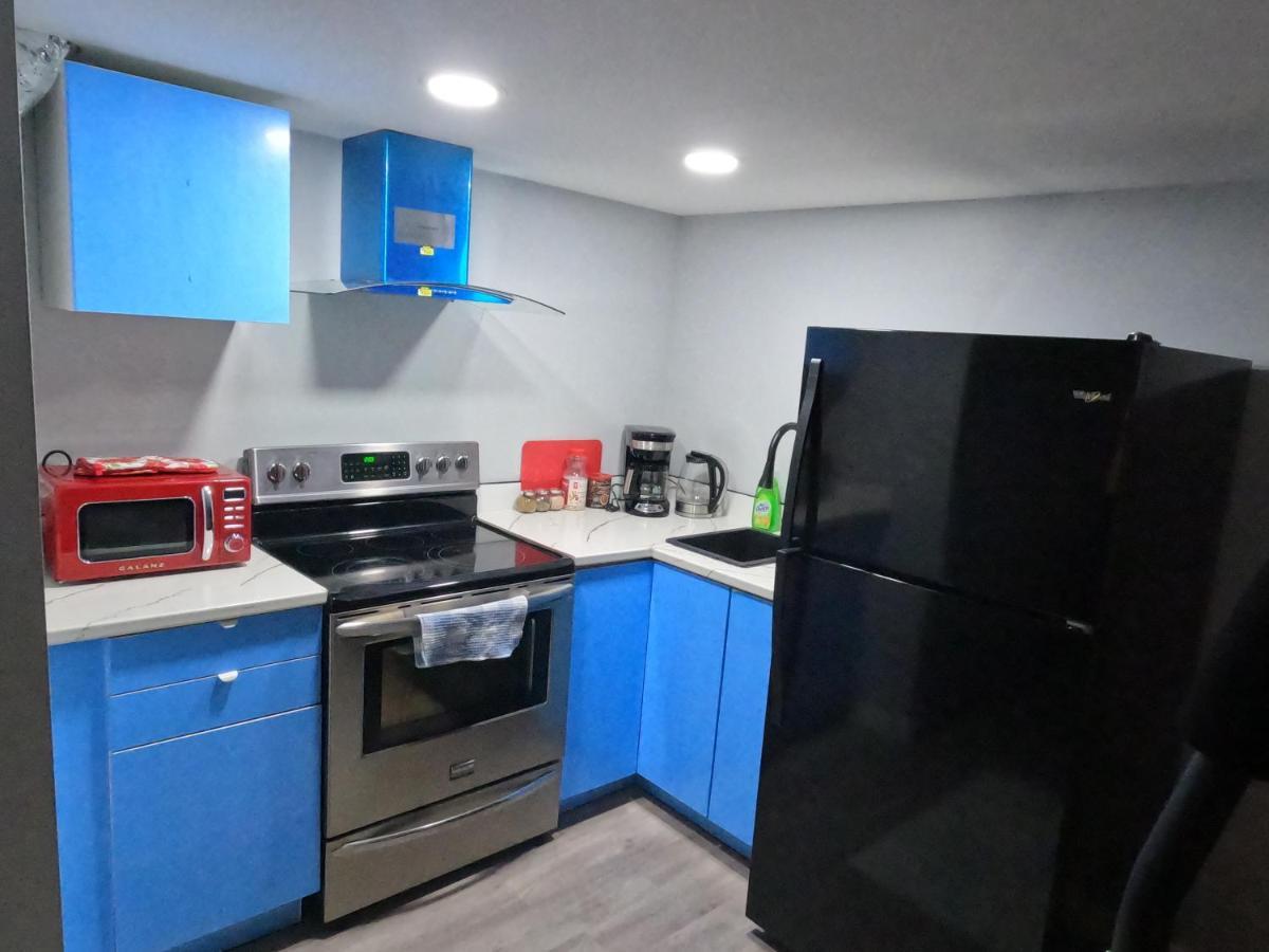 Gorgeous Basement Apartment Calgary Ngoại thất bức ảnh